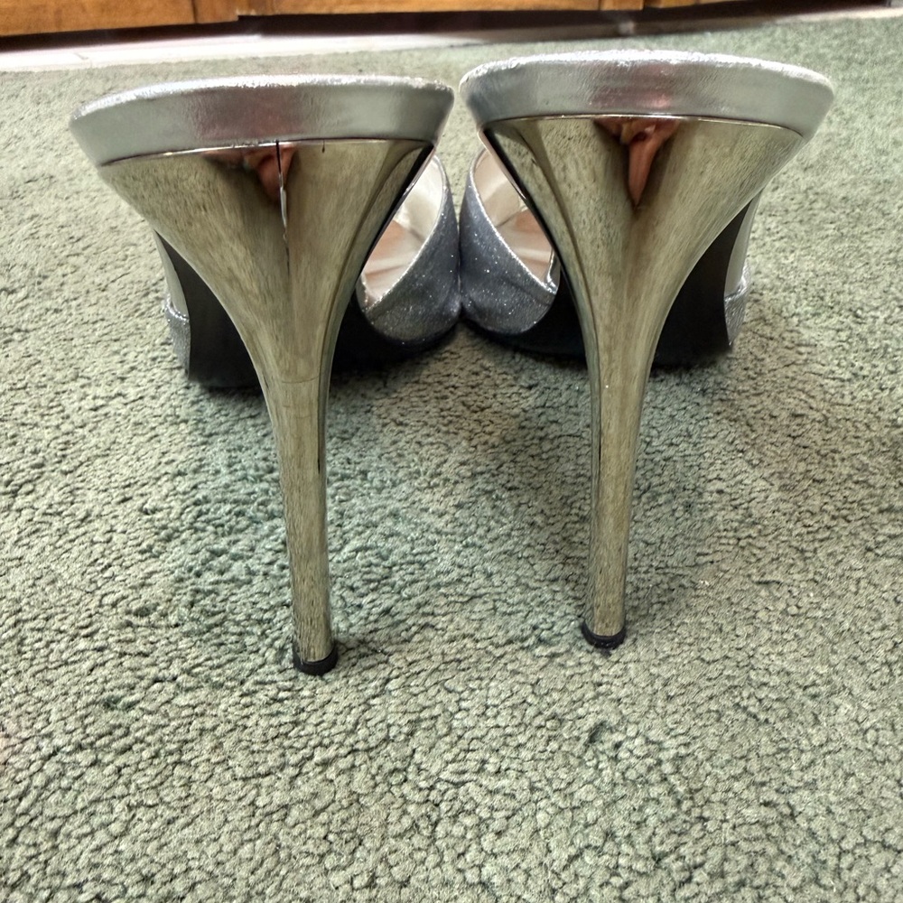 Stuart Weitzman Silver Glitter Slide Sandals EUC - image 3